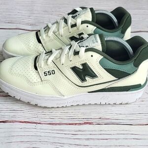 New Balance 500 Cream and Green Women's Sneakers Size 7